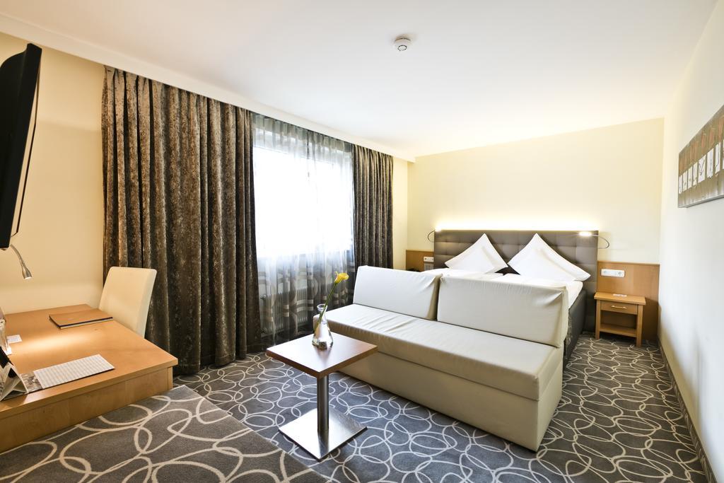 Stadthotel Goldenes Schiff Bad Ischl Buitenkant foto